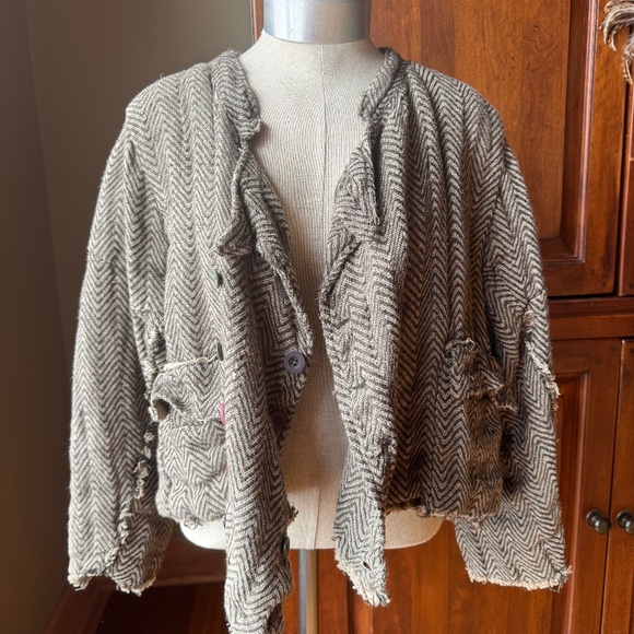 Magnolia Pearl Cropped Declan Jacket in Mathis - Picture 3 of 11